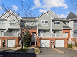 11 Cottage Ct, Berkeley Heights, NJ 07922