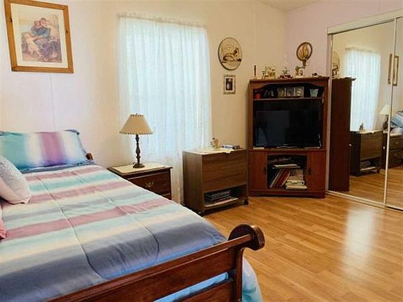 3rd image of 3407 Sedgefield Ct