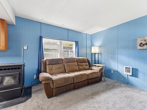2nd image of 868 Southampton Rd #18