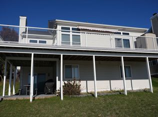 975 Watersedge Ct, Oxford, MI 48371