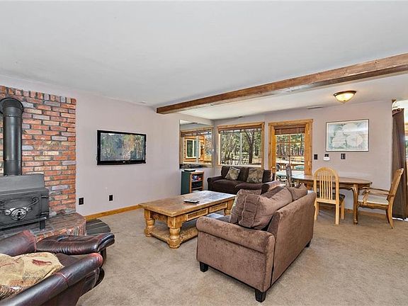 2nd image of 482 Tavern Ln