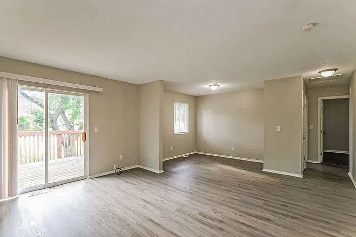7777 Ravenswood Dr — Photo 6