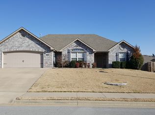 750 Venice St, Centerton, AR 72719