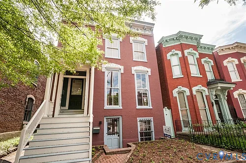 407 W Clay St Photo 1