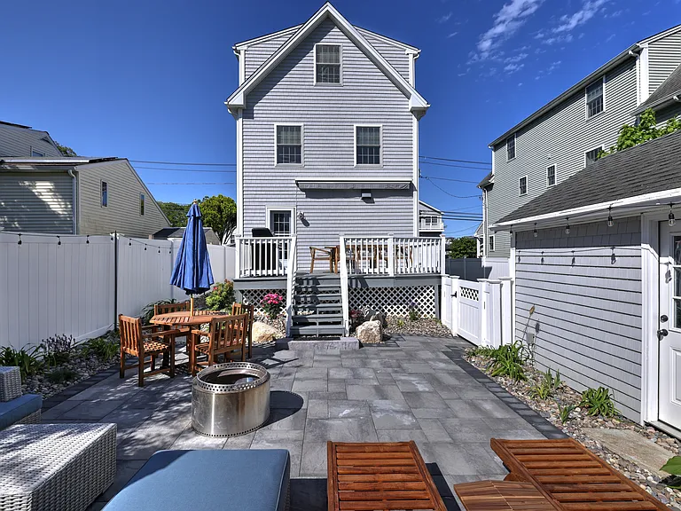 32 Grant St — Photo 8