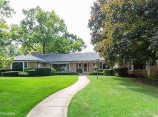 45 River Bluff Rd, Elgin, IL 60120