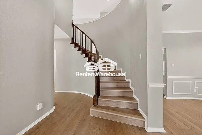 619 Ridgemont Dr — Photo 5