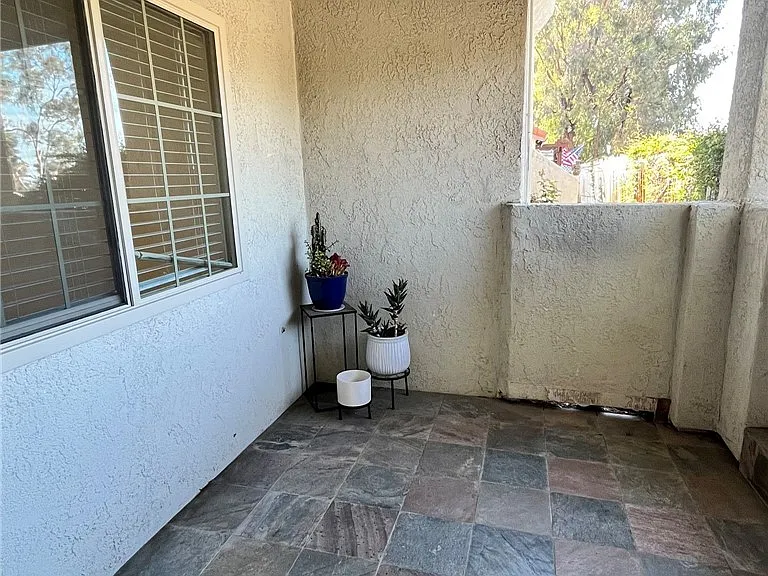 23335 La Crescenta — Photo 8