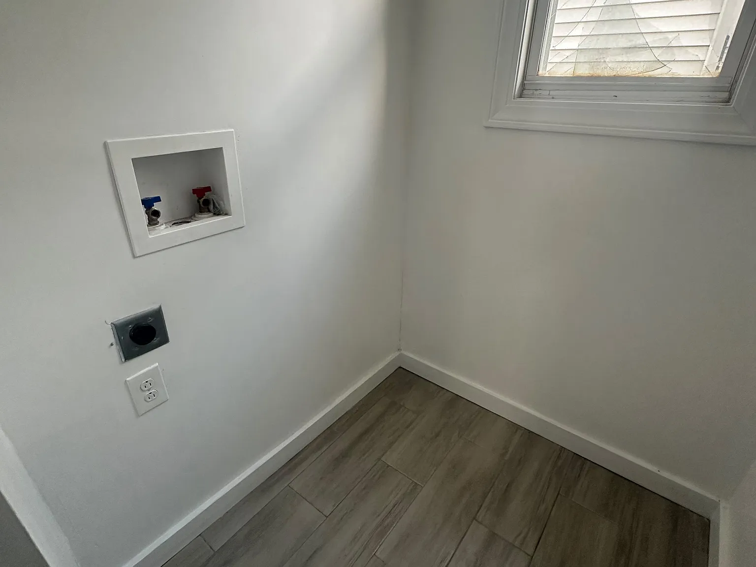 3 bed, 1900 sqft, $2,100 — Photo 2