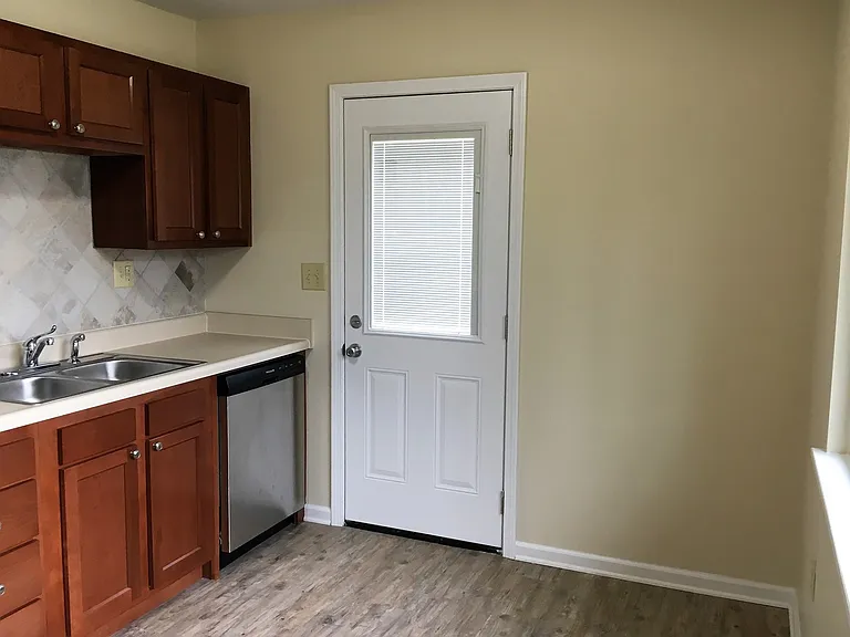 1114 Acton Rd — Photo 5