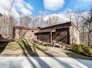 8290 Bridle Rd, Cincinnati, OH 45244