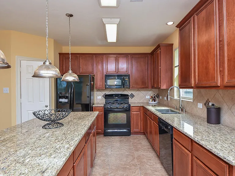 25203 Oak Villa Dr — Photo 18
