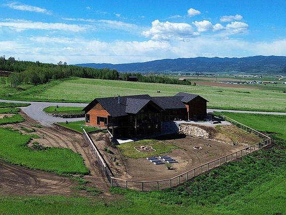 5th image of 411 Western Sky Dr