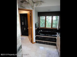 200 Possum Way #L23, Clarks Green, PA 18411