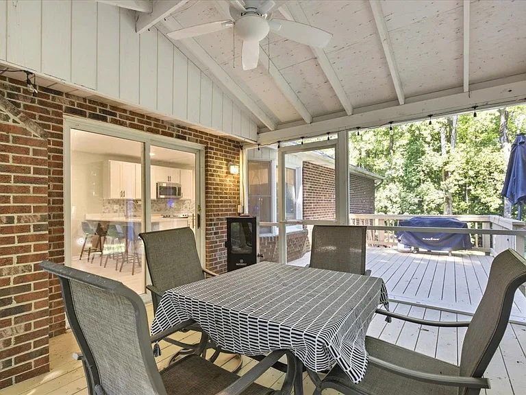2641 Dogwood Ln — Photo 23
