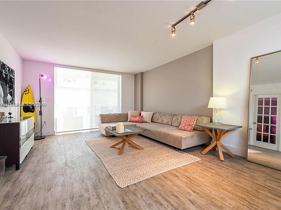 4th image of 345 Ocean Dr APT 408
