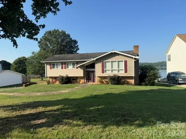 152 N Shore Dr, Cherryville, NC 28021