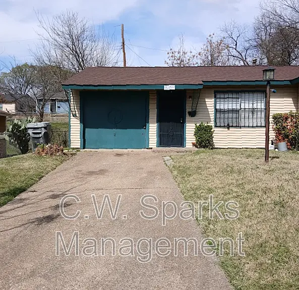 2557 Talco Dr — Photo 2