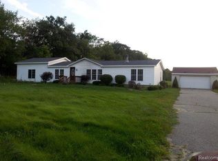 8916 State Rd, Bancroft, MI 48414