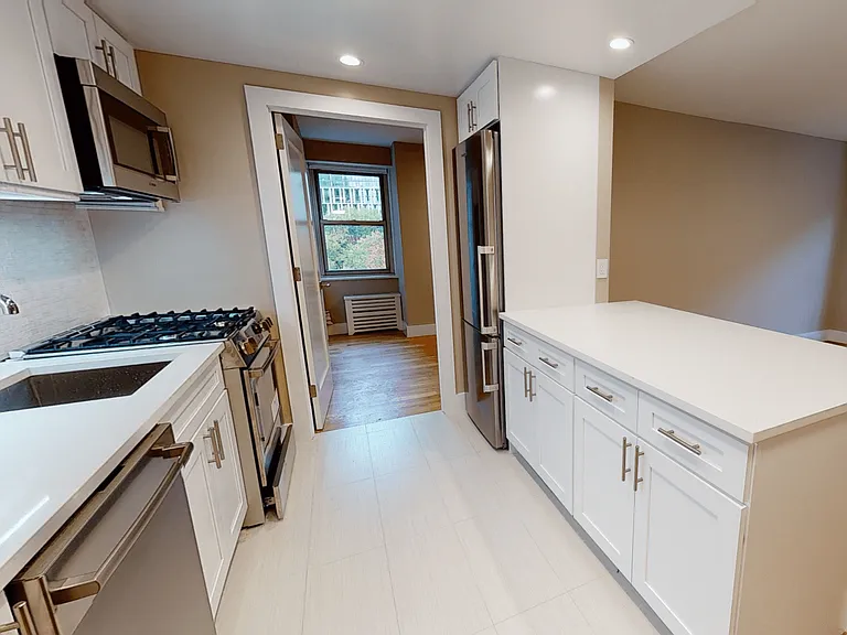 310 Greenwich St #3105J — Photo 3