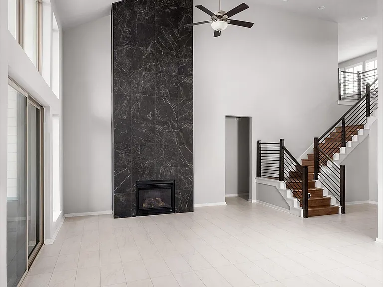 595 Dayridge Dr — Photo 9