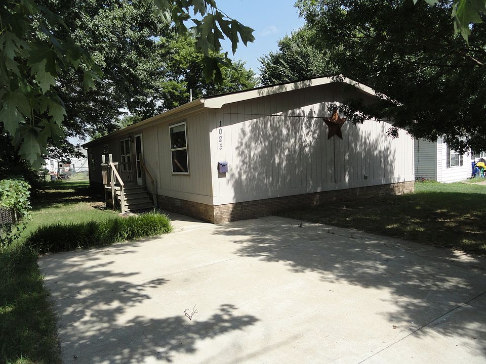 1025 N. Ash Street