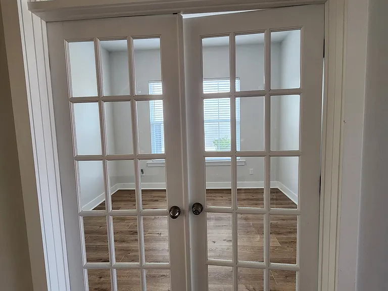 112 Ashworth Dr — Photo 11