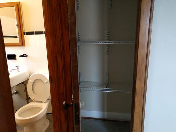 3rd image of 3120 Oak Park Ave APT 210