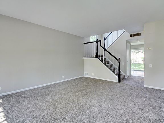 4th image of 1622 College Green Dr