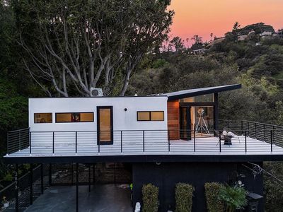 3873 Hampstead Rd, La Canada Flintridge, CA, 91011