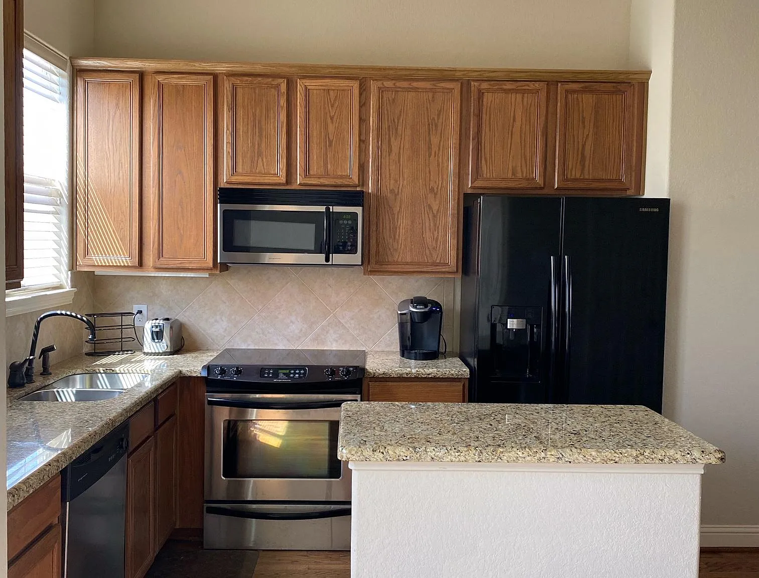 2 bed, 2.5 bath, 1535 sqft, $1,850 — Photo 3