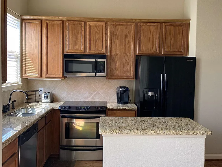 701 Trinity St — Photo 3