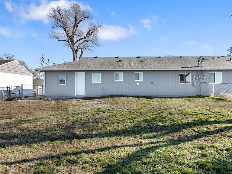 1314 Pershing Rd — Photo 19