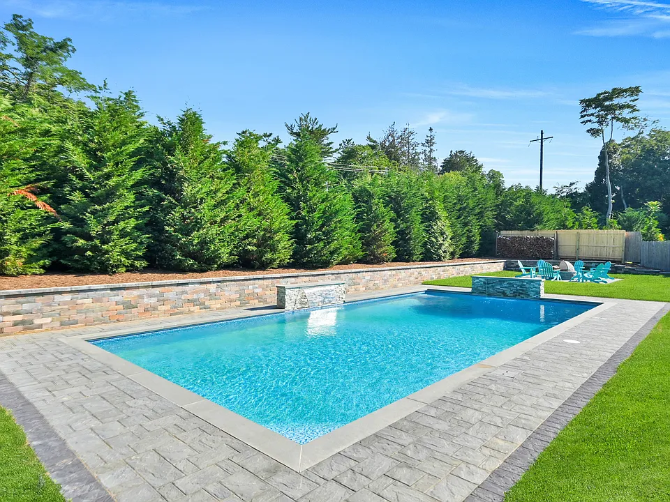 380 Homestead Way