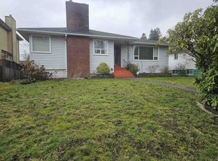 5561 Ash St, Vancouver, BC V5Z3G8