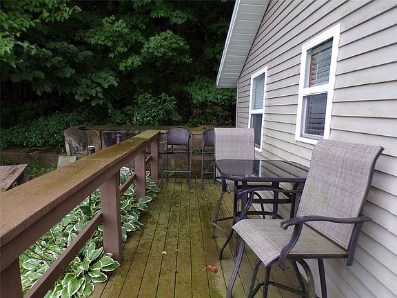 4th image of 325 Elk Creek Rd