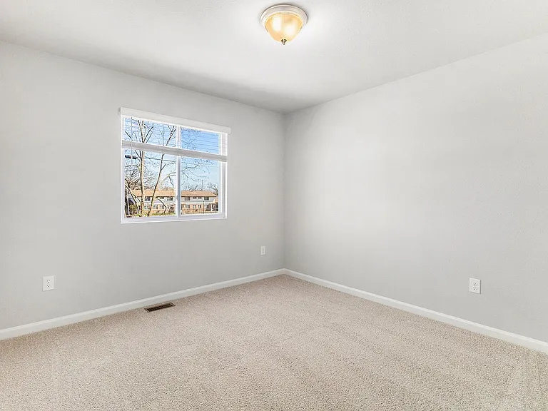 1302 Forest Valley Dr — Photo 21