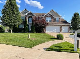 14 Sunset Pointe Ct, Wentzville, MO 63385