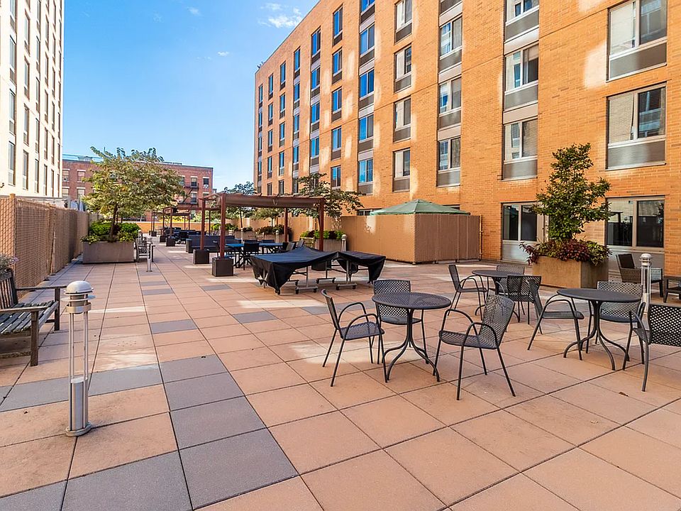 1st image of 300 W 135th St APT 3L