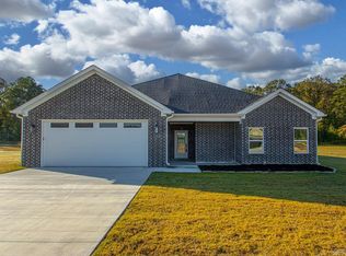 1112 Duke Dr, Bauxite, AR 72011