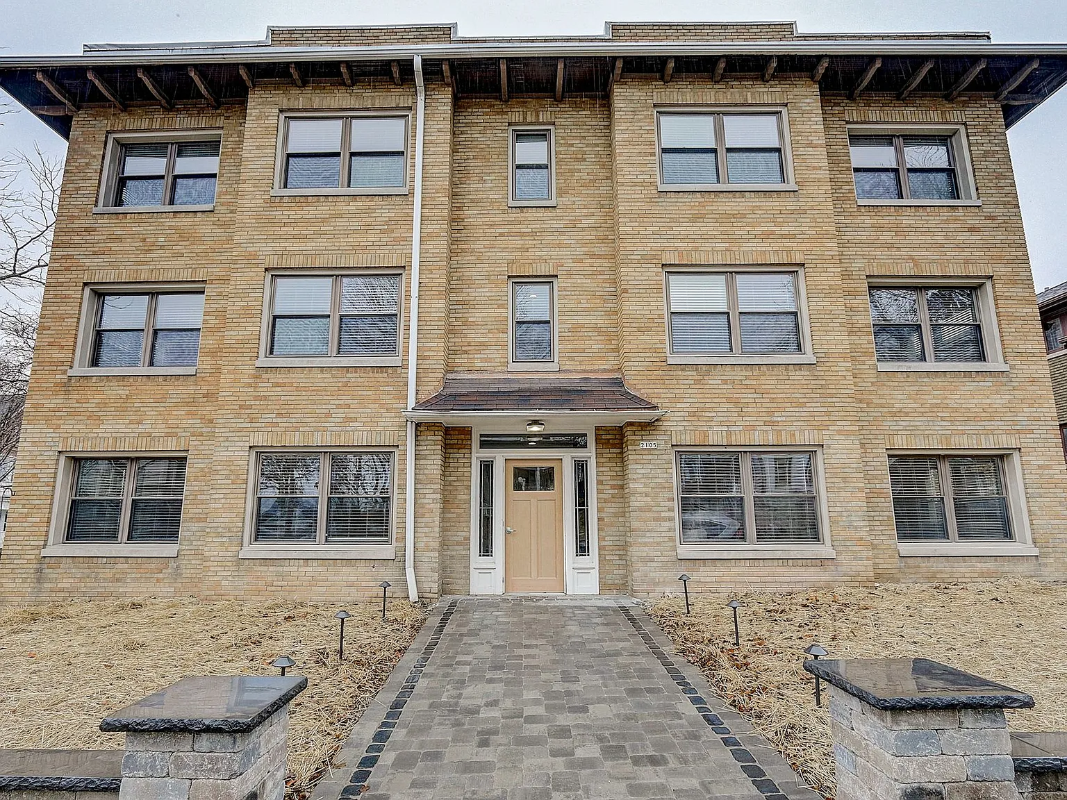 2105 N Booth St — Photo 1