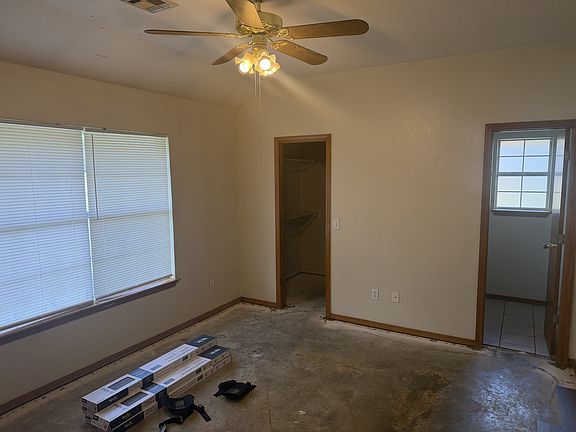 4th image of 2424 N Keller Dr