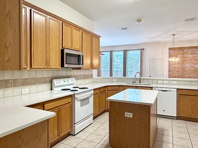 5809 Pine Meadow Ln — Photo 5