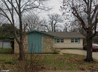2722 Western Park Dr, Dallas, TX 75211