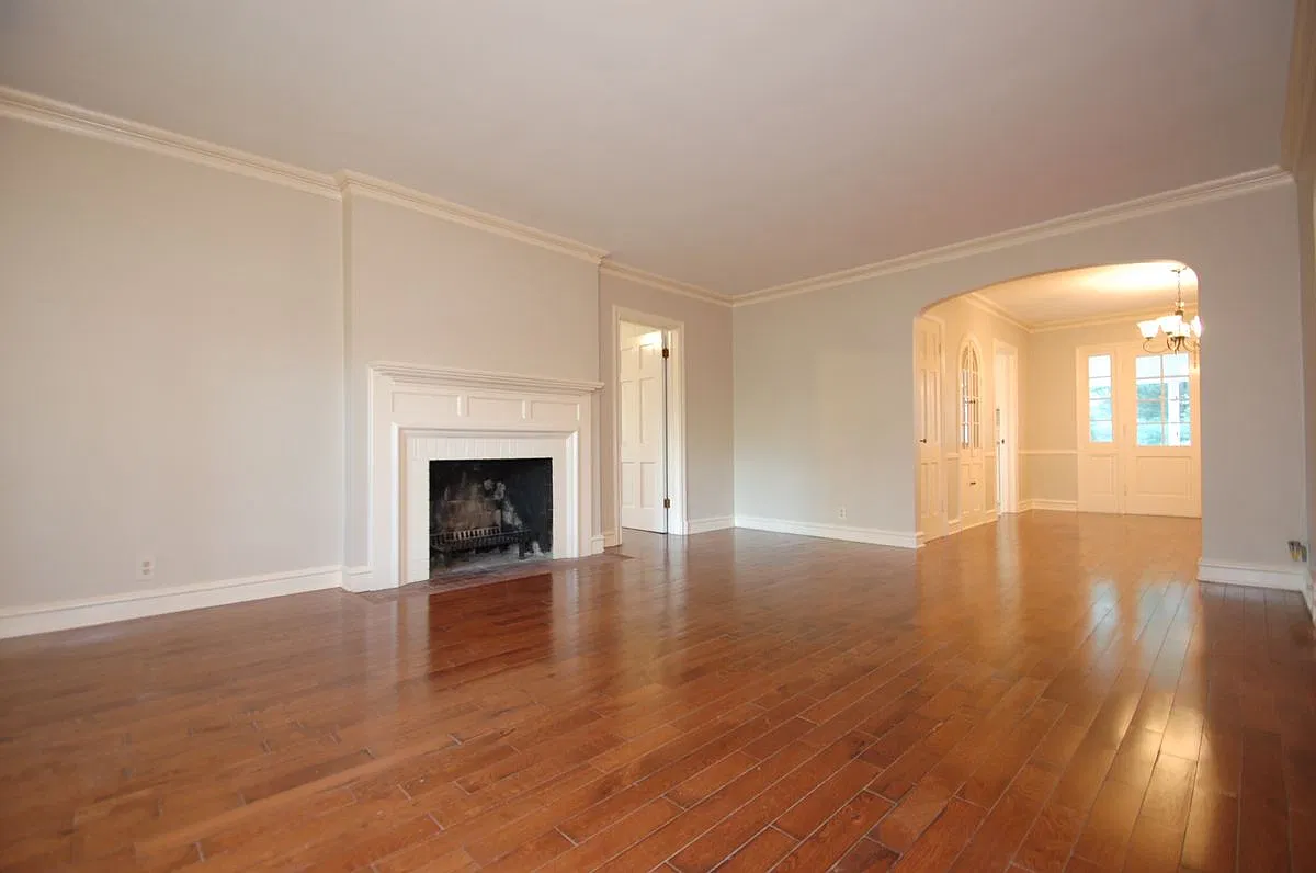4 bed, 2.0 bath, 2285 sqft, $2,200 — Photo 4