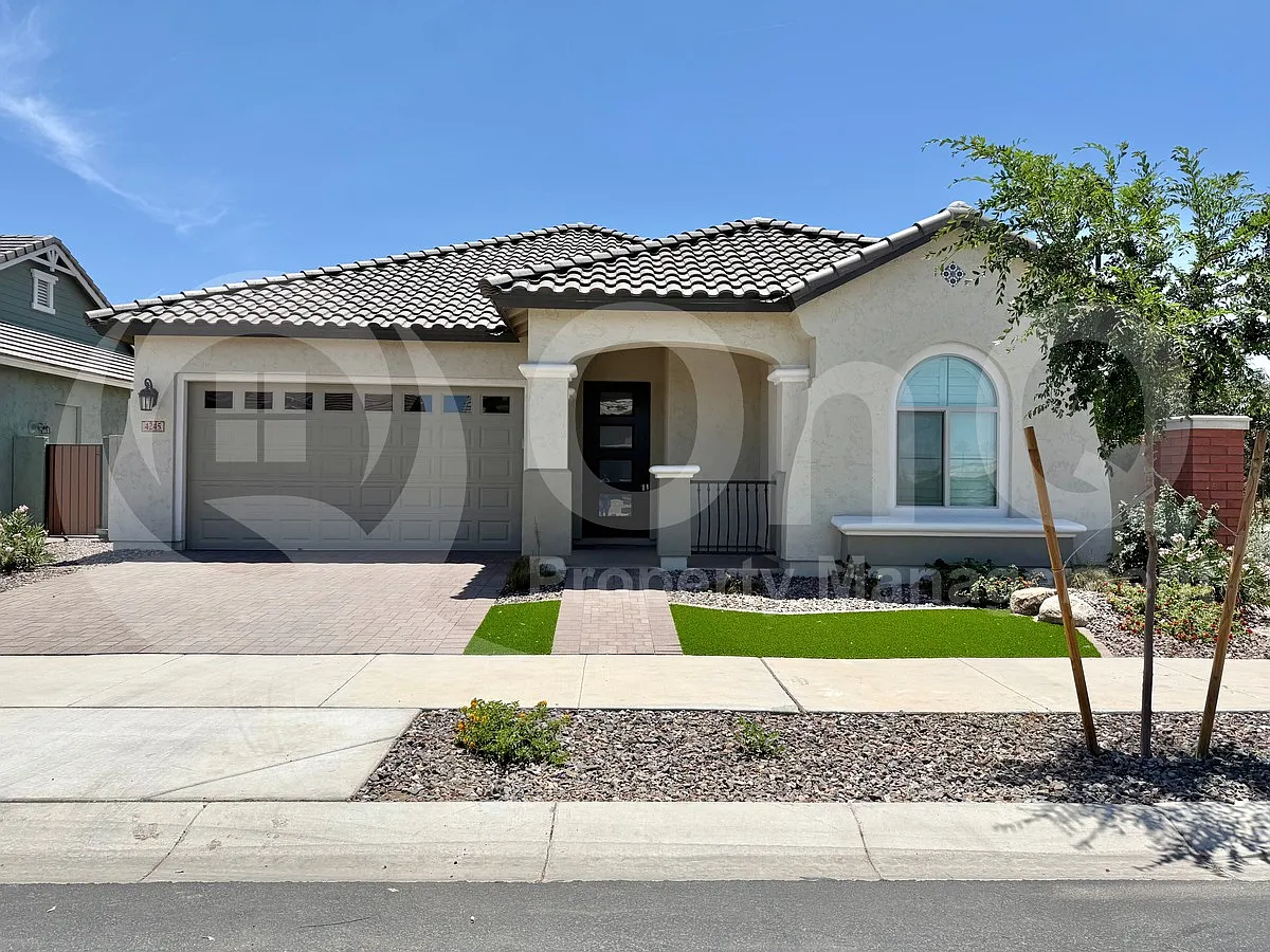 3 bed, 3.0 bath, 1863 sqft, $2,999 — Photo 2