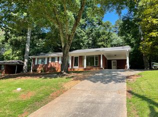 2453 Kelly Lake Dr, Decatur, GA 30032