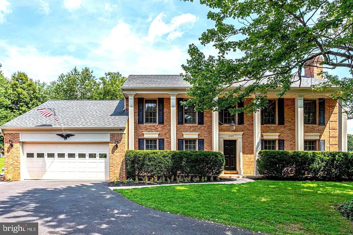 4 bed, 3.5 bath, 4159 sqft, $6,500 — Photo 1