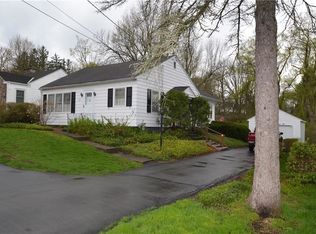 105 Hyde Pkwy, Palmyra, NY 14522