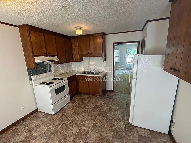 2206 Candlewood Dr SW #B — Photo 3